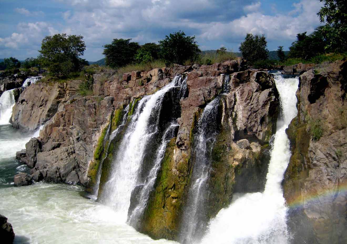 Hogenakkal Falls Scenic